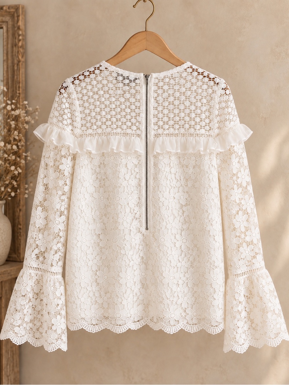 AQUA White Floral Lace Bell Sleeve Ruffle Top Coquette Romantic Cottagecore M